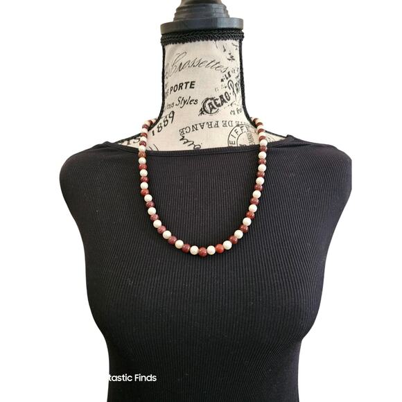 Vintage Pearl & Red Ocean Jasper Beaded Necklace 24 Inches Gold Clasp - Picture 6 of 6